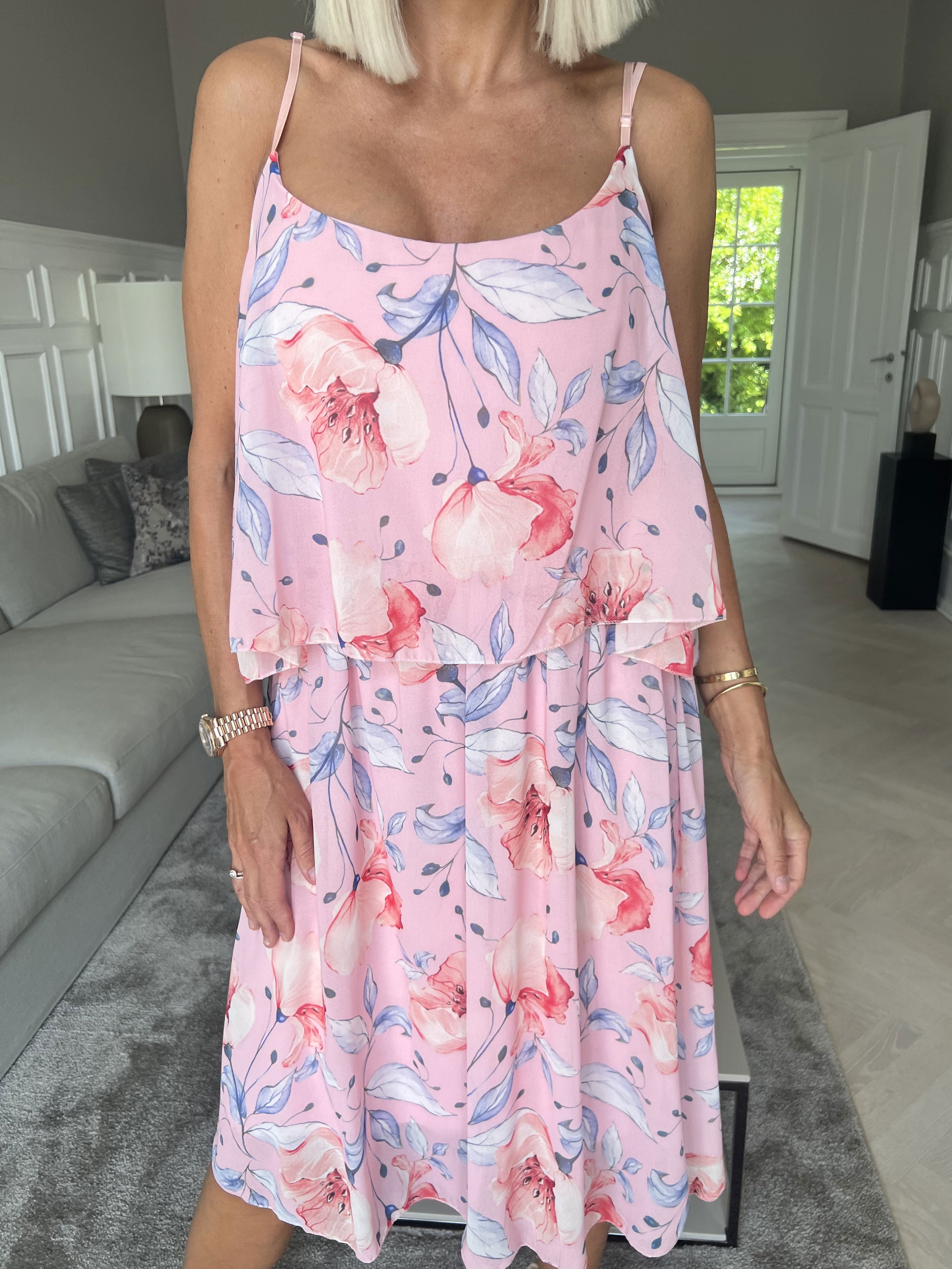 Pavo - Söt sommarklänning med yttre lager av chiffong